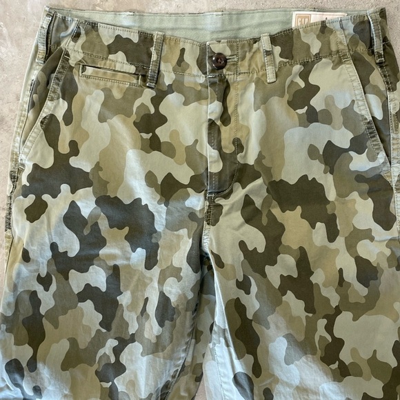 GAP Woman’s Camo Straight Khaki High Rise pants size 6 outdoor hiking country - Picture 3 of 7